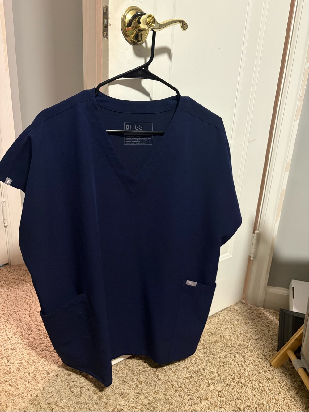 Figs Women’s Navy Scrub Top Oversized